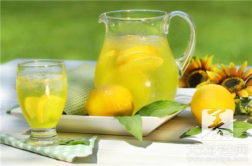 柠檬汁可以除食物中异味