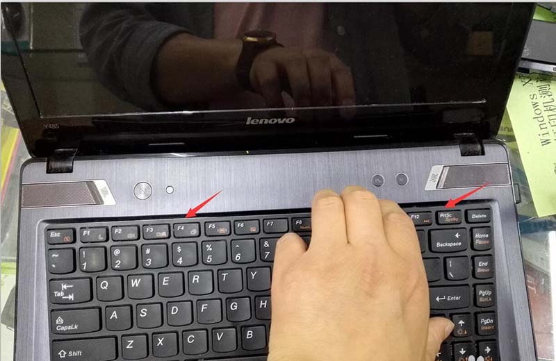 联想Y485笔记本怎么拆键盘?