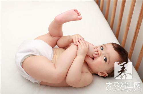 婴儿乳痂会自己脱落吗？