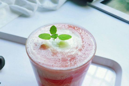 西瓜和酸奶可以一起榨汁吗
