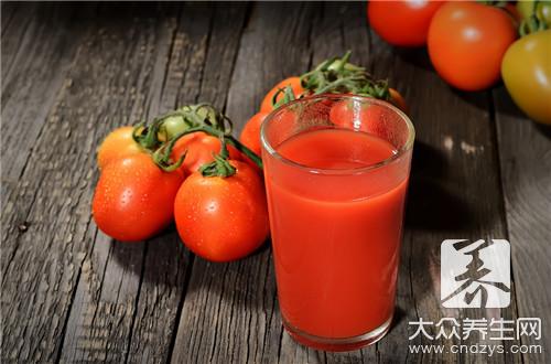 每天一个西红柿益处多，营养师提醒：吃西红柿时要记住2个禁忌