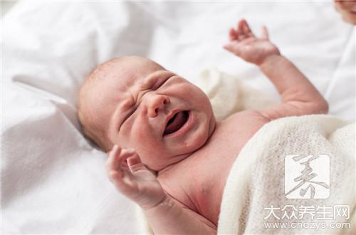 宝宝出生多久打预防针？