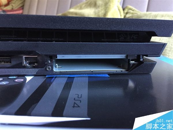 索尼PS4 Pro通电/硬盘拆卸实测:更安静更清凉、硬盘好拆