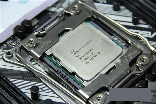 RX VEGA64配什么CPU和主板好？适合AMD RX VEGA64显卡搭配的CPU及主板型号推荐