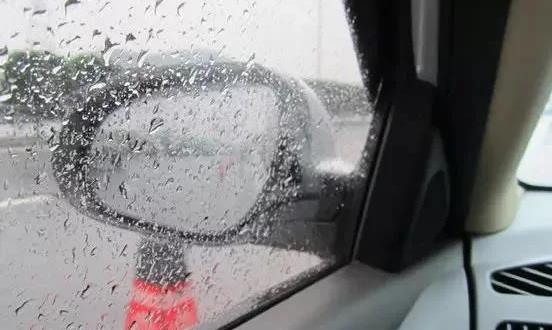教你让车窗不再起雾的小窍门 让你安全驾驶平安到达目的地