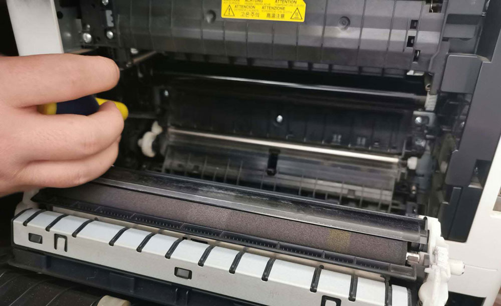 京瓷M5521打印机怎么更换硒鼓单元?
