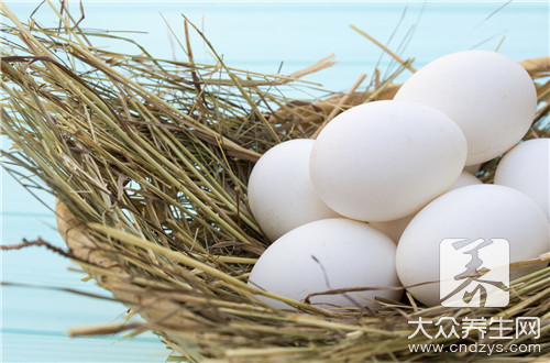 鸡蛋和此物是绝配，每天炒一盘，提高智力，失眠好了，早食早受益