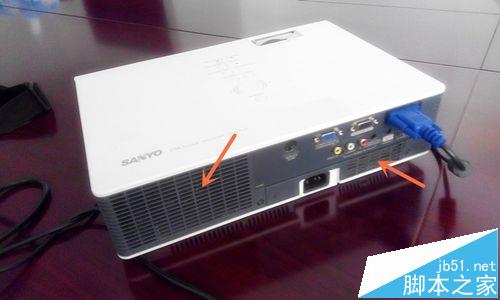 SANYO PLC-XU1000C多媒体投影仪该怎么使用?