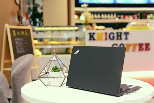 ThinkPad X1 Carbon值得买吗？2017款ThinkPad X1 Carbon国行全面图解评测