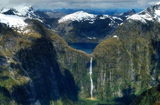 世界上最壮观漂亮的瀑布 来领略大自然的鬼斧神工