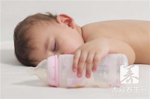 四个月宝宝喝水量多少正常？