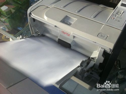 打印机不进纸怎么办？惠普2055d手动更换搓纸轮分页器的教程