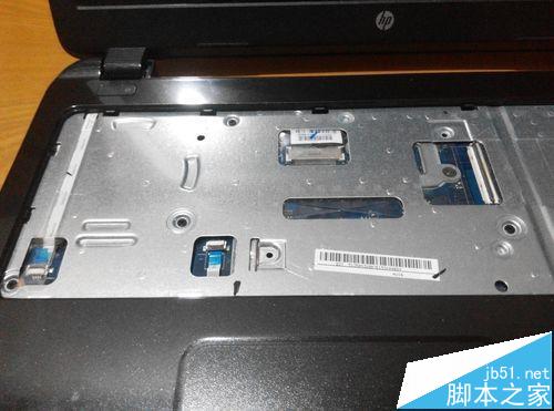 惠普15 r221TX笔记本怎么拆机添加内存条?