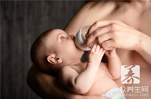 宝宝含奶瓶睡觉怎么办？