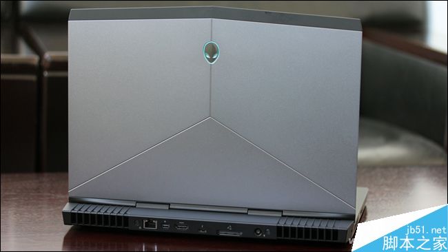 这款游戏本怎么样?13.3英寸戴尔新Alienware 13首发开箱评测