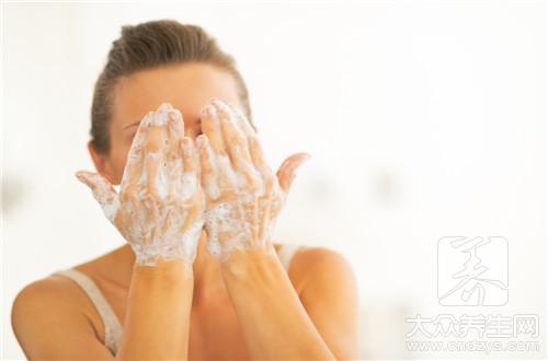 哪些成分的化妆水有消炎修复的作用?
