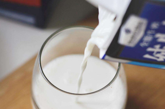 袋装牛奶可以用微波炉加热吗