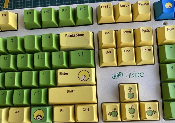IKBCX优酸乳联名款机械键盘开箱测评