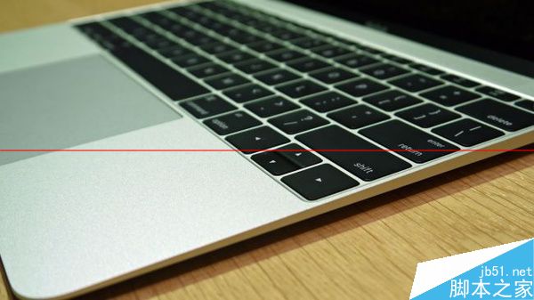 苹果新款Macbook上手试玩：轻、薄