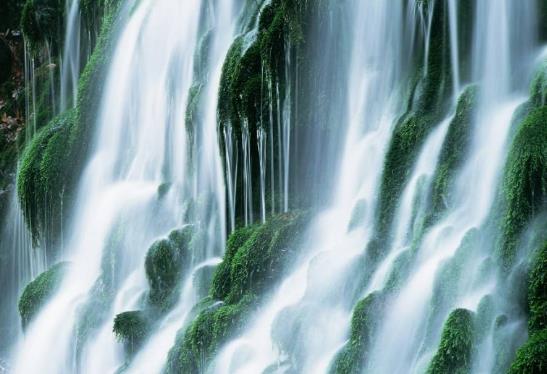 世界上最壮观漂亮的瀑布 来领略大自然的鬼斧神工