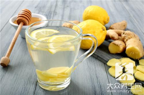 蜂蜜柠檬水的功效 喝了排毒又养颜