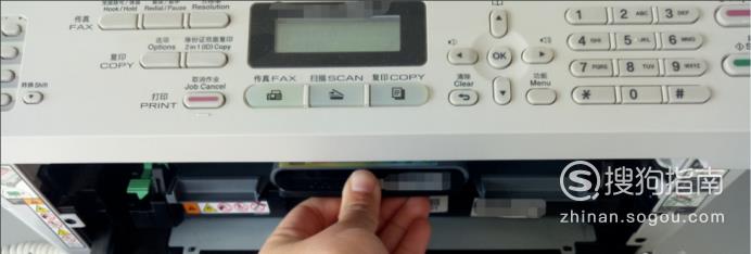 如何更换打印机硒鼓
