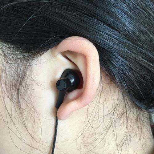 入耳式耳机和半入耳式耳机区别是什么?
