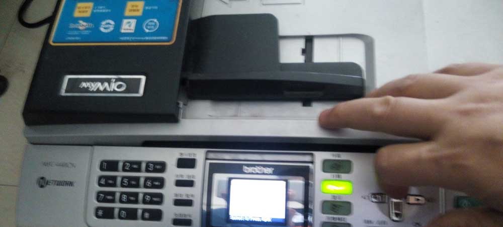 兄弟打印机MFC440CN怎么扫描文件?