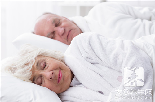 肝气不舒和气血不足，是引起老年人失眠的主要原因，附带解决方法