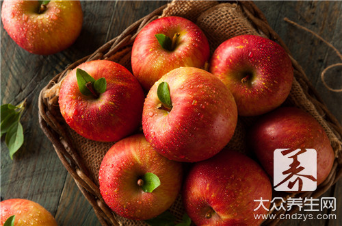 苹果，常见的营养价值丰富的水果之一，但这3种人不适合吃