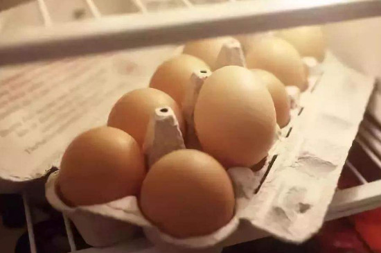 鸡蛋放冰箱里两个月可以吃吗