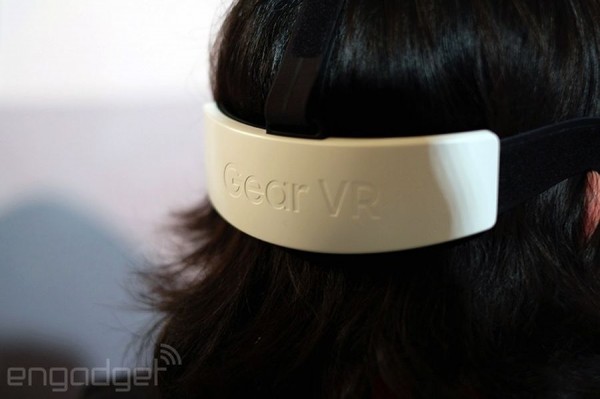 1400元  三星S6配套穿戴设备Gear VR上市