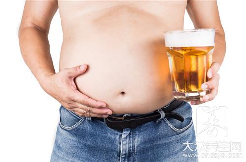 男人啤酒肚伤健康，用这方法轻松减掉不是问题！