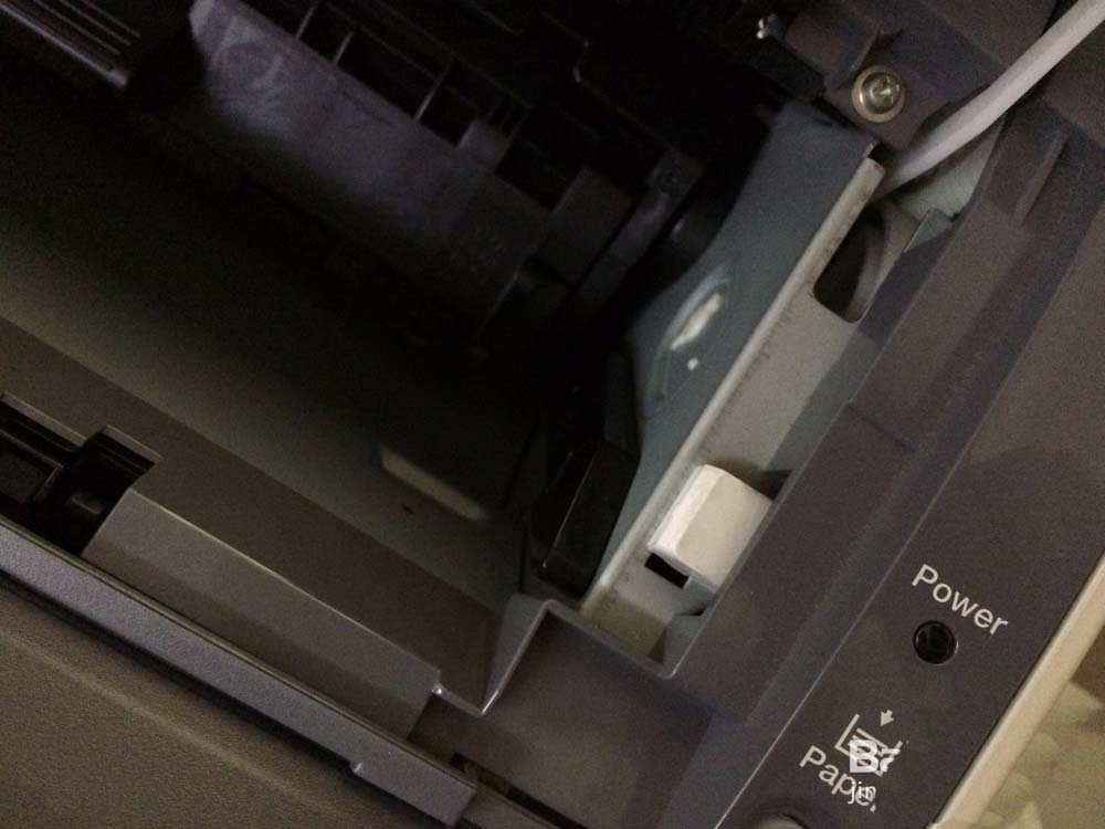 佳能LBP2900打印机连续进纸和卡纸该怎么办?