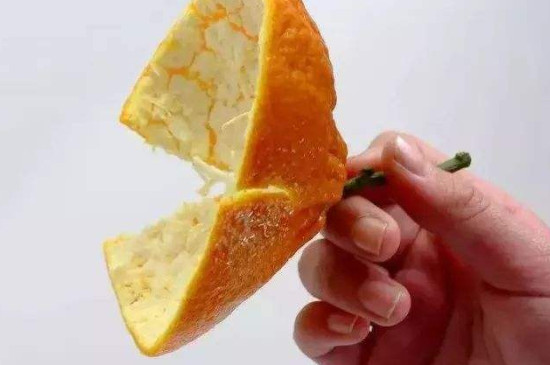 橘子皮掉色染手正常吗