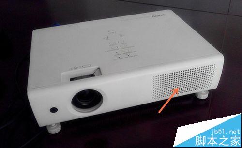 SANYO PLC-XU1000C多媒体投影仪该怎么使用?