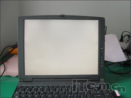 维修纪实：笔记本电脑开机白屏花屏维修