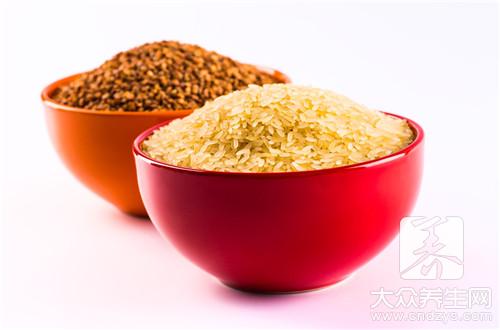 大米炒黄煮水有什么功效? 
