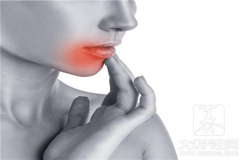 口腔溃疡如何治疗？