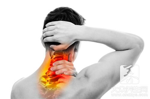 颈椎病会引起背痛吗 原因是什么