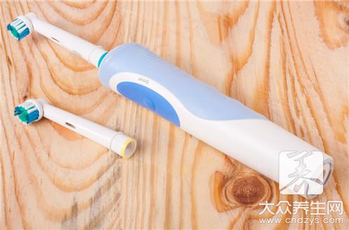 电动牙刷如何使用？