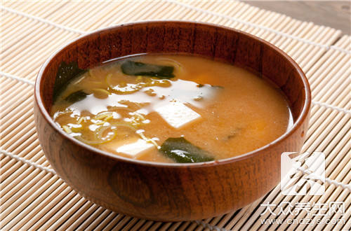 土鸡松茸汤包括哪些功效和作用