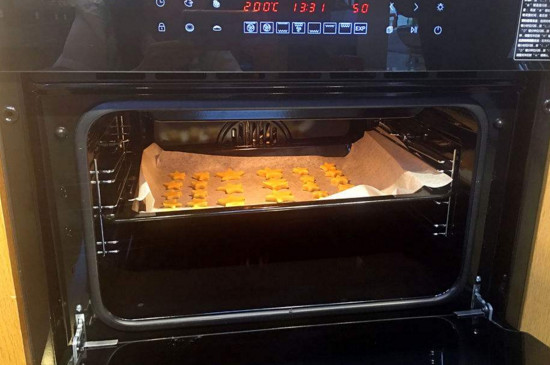 烤箱预热是不是空烤