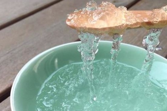 雪燕用冷水还是热水泡