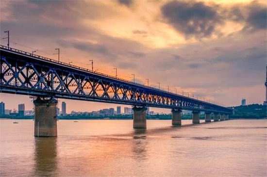 武汉长江大桥建成时间