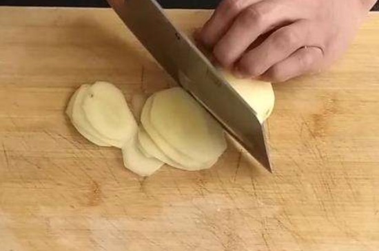 如何防止菜刀切到手