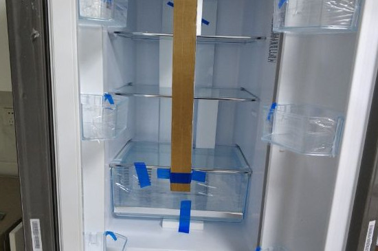 冰箱能放热的东西吗